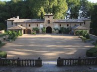 La cour du château et les communs La cour du château et les communs
